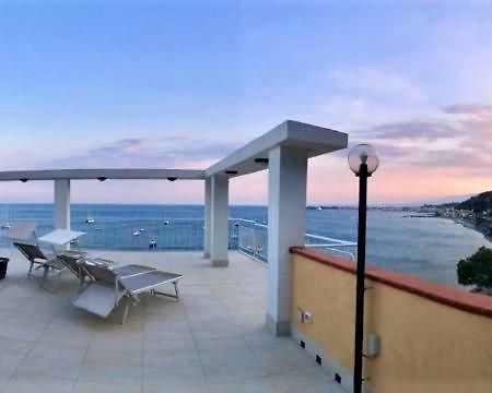 La Baia Dei Delfini Apartment Taormina Ngoại thất bức ảnh