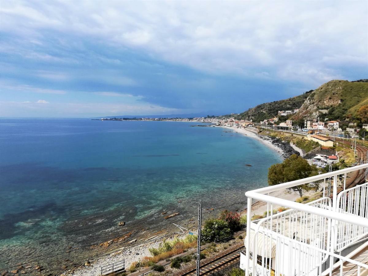 La Baia Dei Delfini Apartment Taormina Ngoại thất bức ảnh
