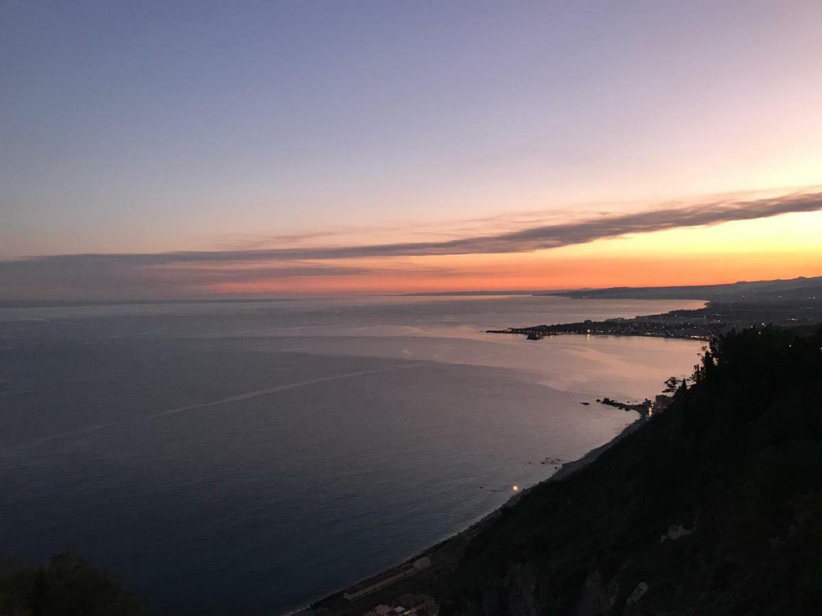 La Baia Dei Delfini Apartment Taormina Ngoại thất bức ảnh
