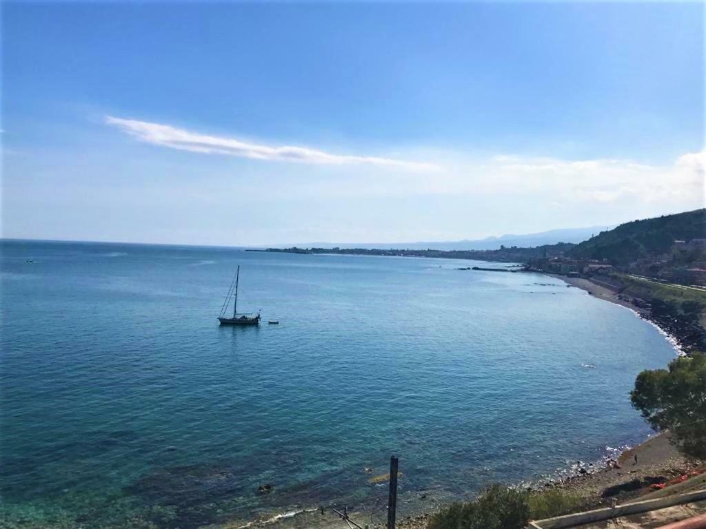La Baia Dei Delfini Apartment Taormina Ngoại thất bức ảnh