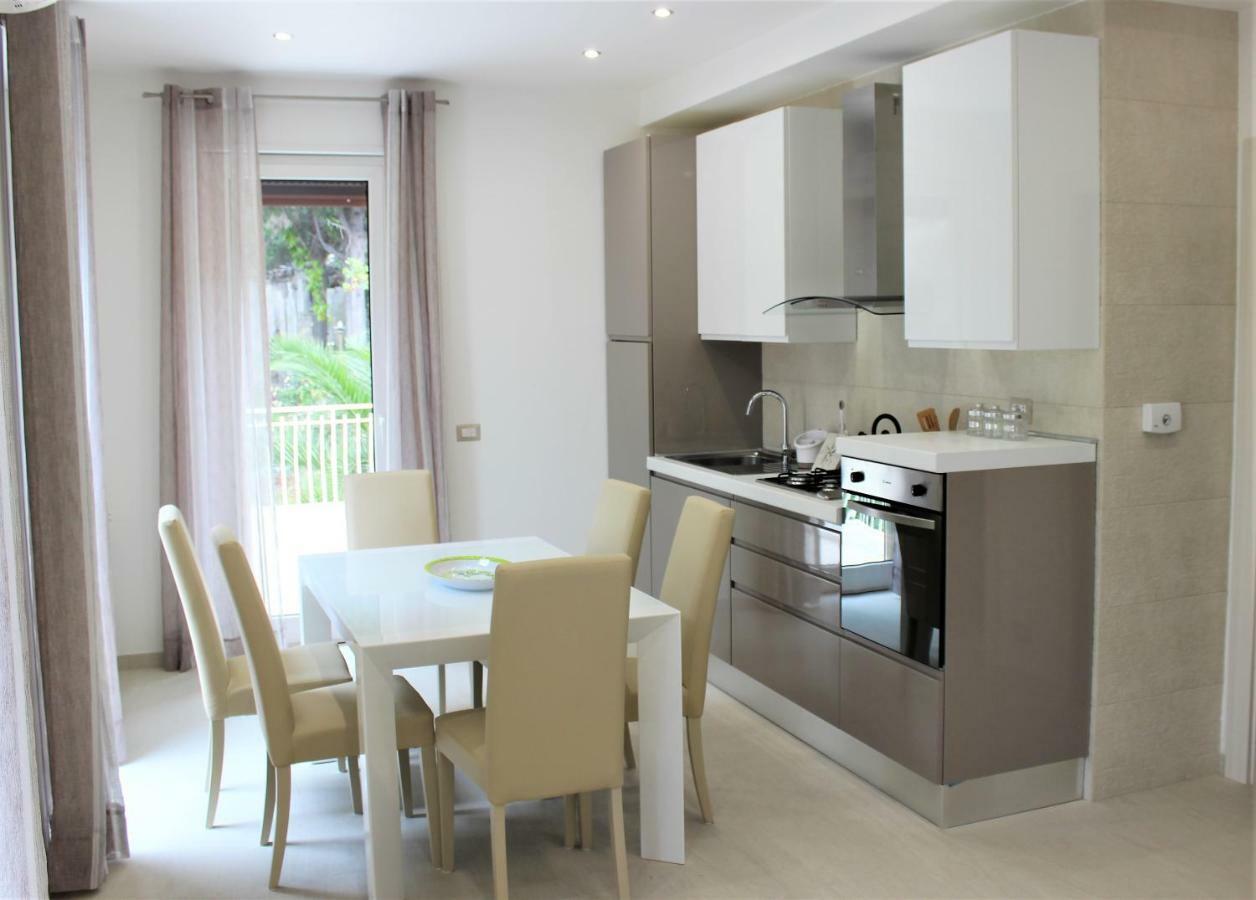 La Baia Dei Delfini Apartment Taormina Ngoại thất bức ảnh
