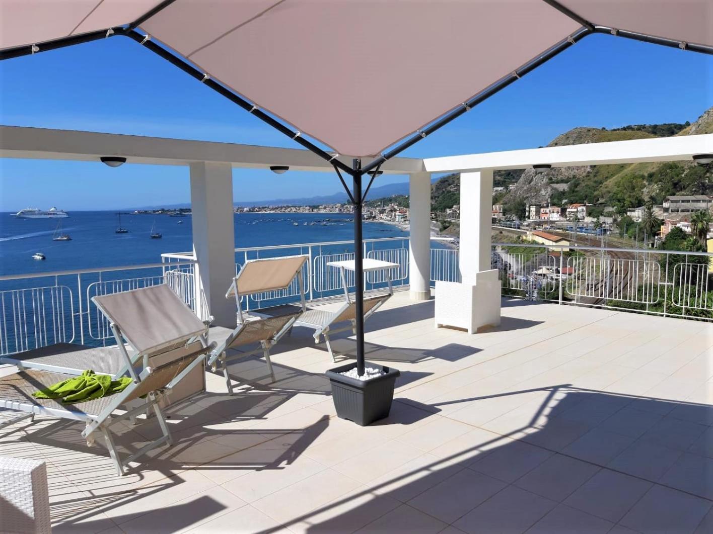 La Baia Dei Delfini Apartment Taormina Ngoại thất bức ảnh
