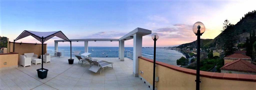La Baia Dei Delfini Apartment Taormina Ngoại thất bức ảnh