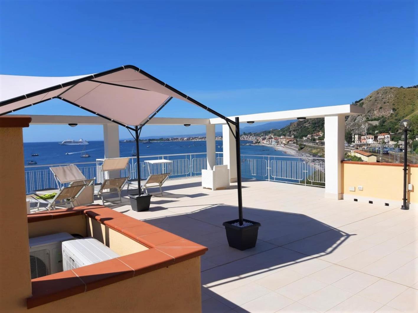La Baia Dei Delfini Apartment Taormina Ngoại thất bức ảnh